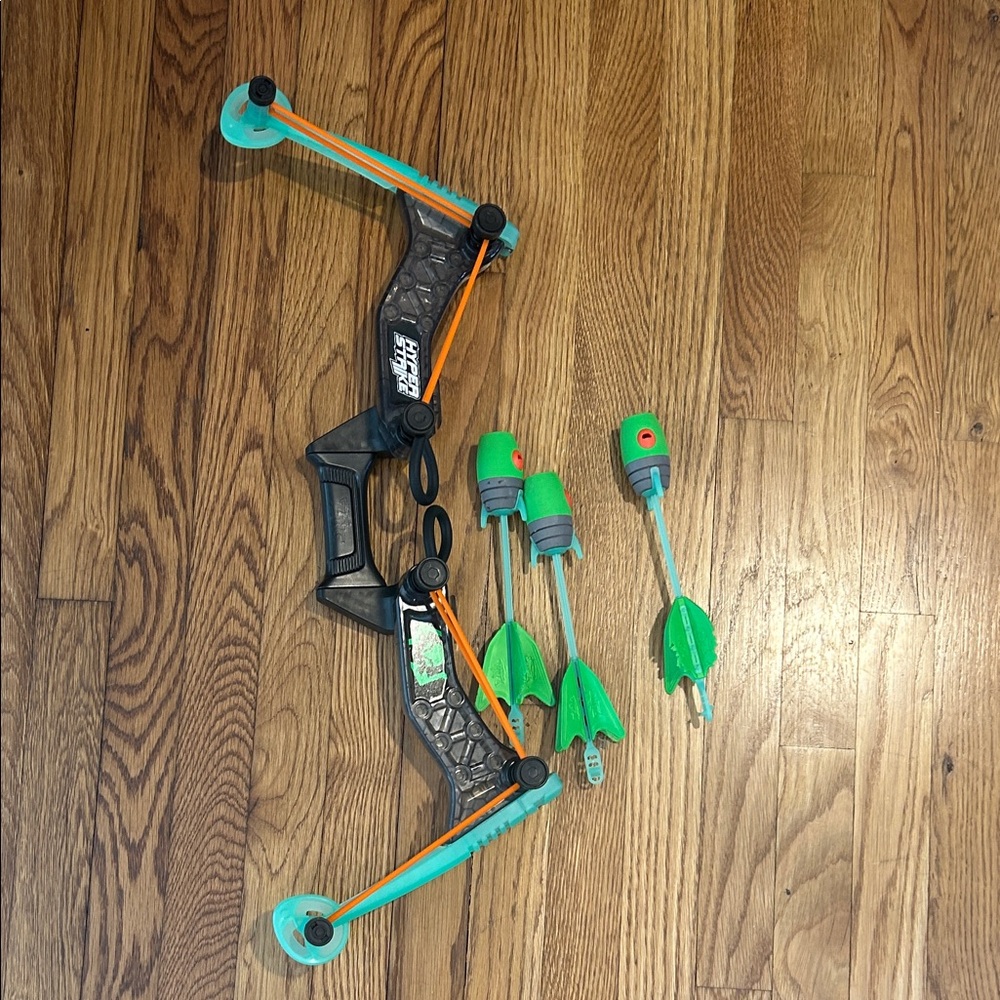 Adventure Archery Set with Green and Orange Highlights